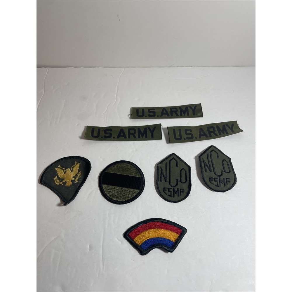 8 pcs LOT OF Mixed Assortment Military Sew On Patches Badges